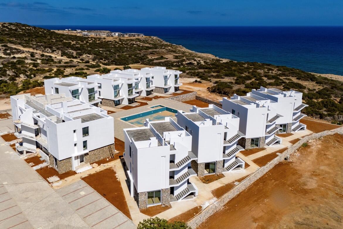 Апартаменты-пентхаус лофт 1+1 в Salos Beach