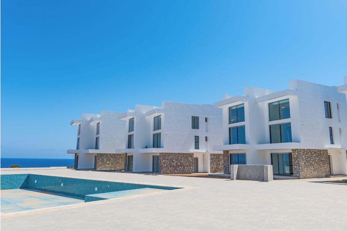 Апартаменты-пентхаус лофт 1+1 в Salos Beach