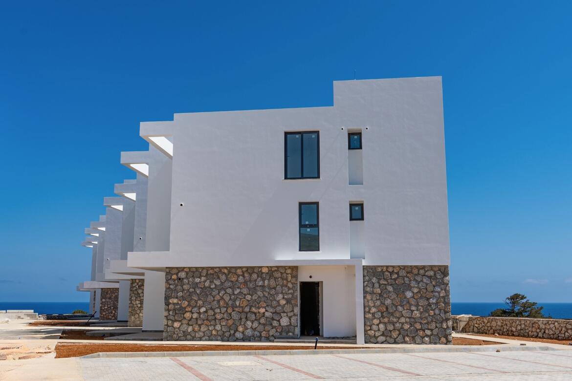Апартаменты-пентхаус лофт 1+1 в Salos Beach