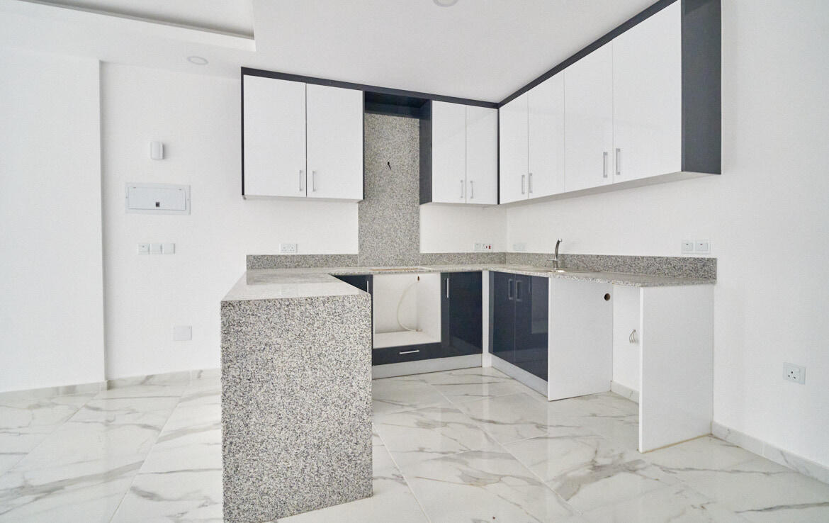 Квартира с садом в Гирне в COLESIUM COURT 