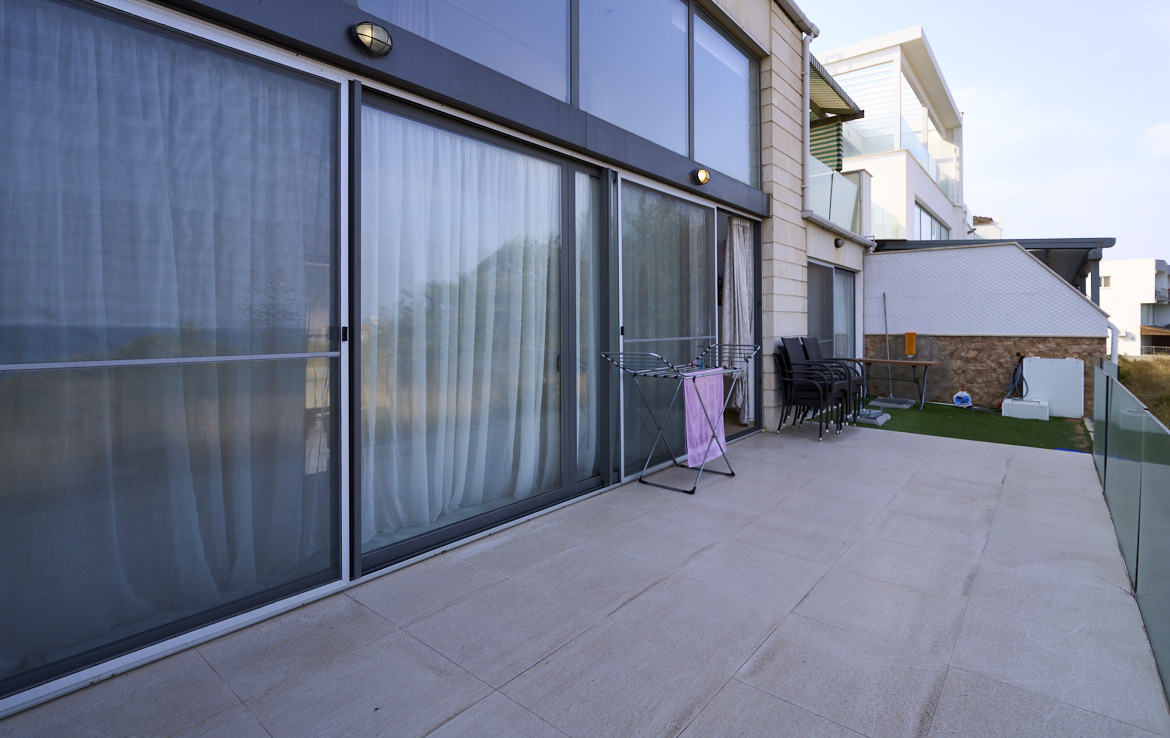 Таунхаус с прямым видом на море в Караоланолу