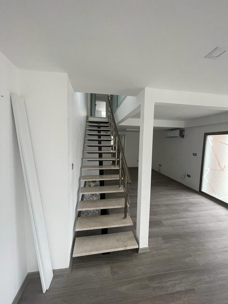 Офисное помещение в центре Гирне