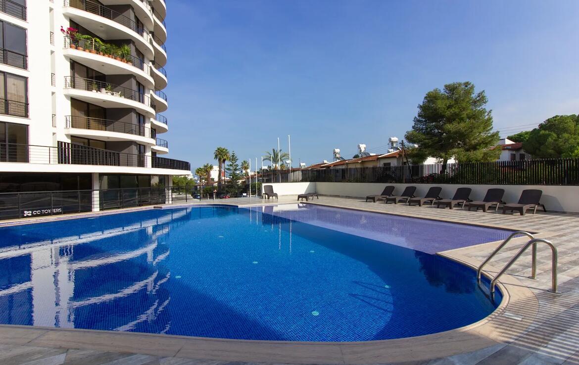 Однокомнатная квартира с видом на море и горы в CC Towers